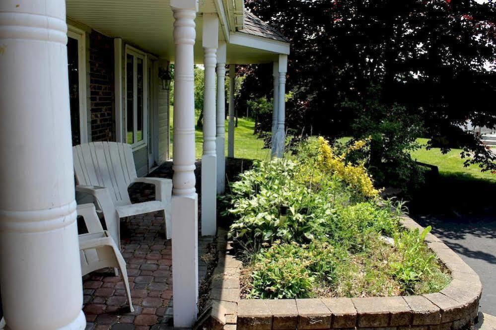 Mackenzie House B&B By Elevate Rooms Port Hawkesbury Exterior foto